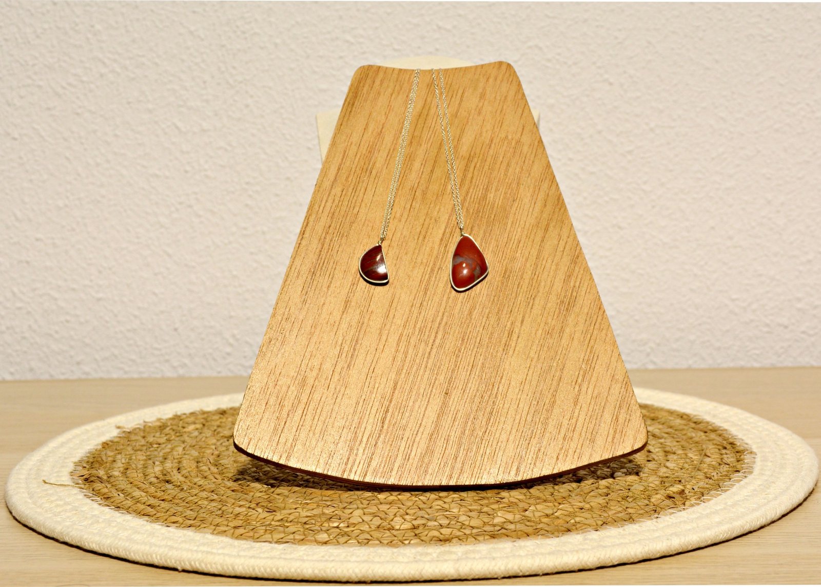 Colgante de jaspe rojo en plata: energía y protección Colgante de jaspe rojo en plata: energía y protección - Imagen 2