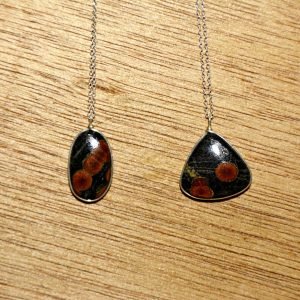 Colgante de obsidiana cacahuete en plata: equilibrio y conexión terrenal